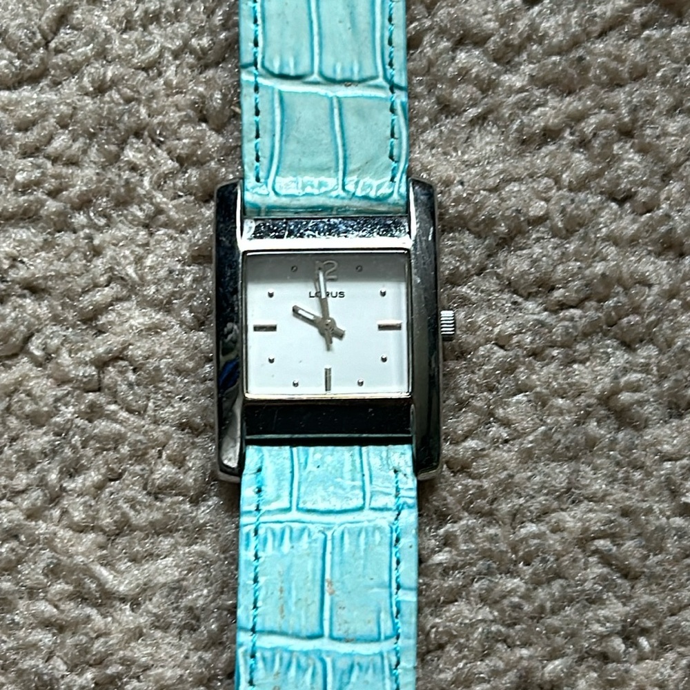Lorus women’s vintage silver/blue genuine leather adjustable‎ watch